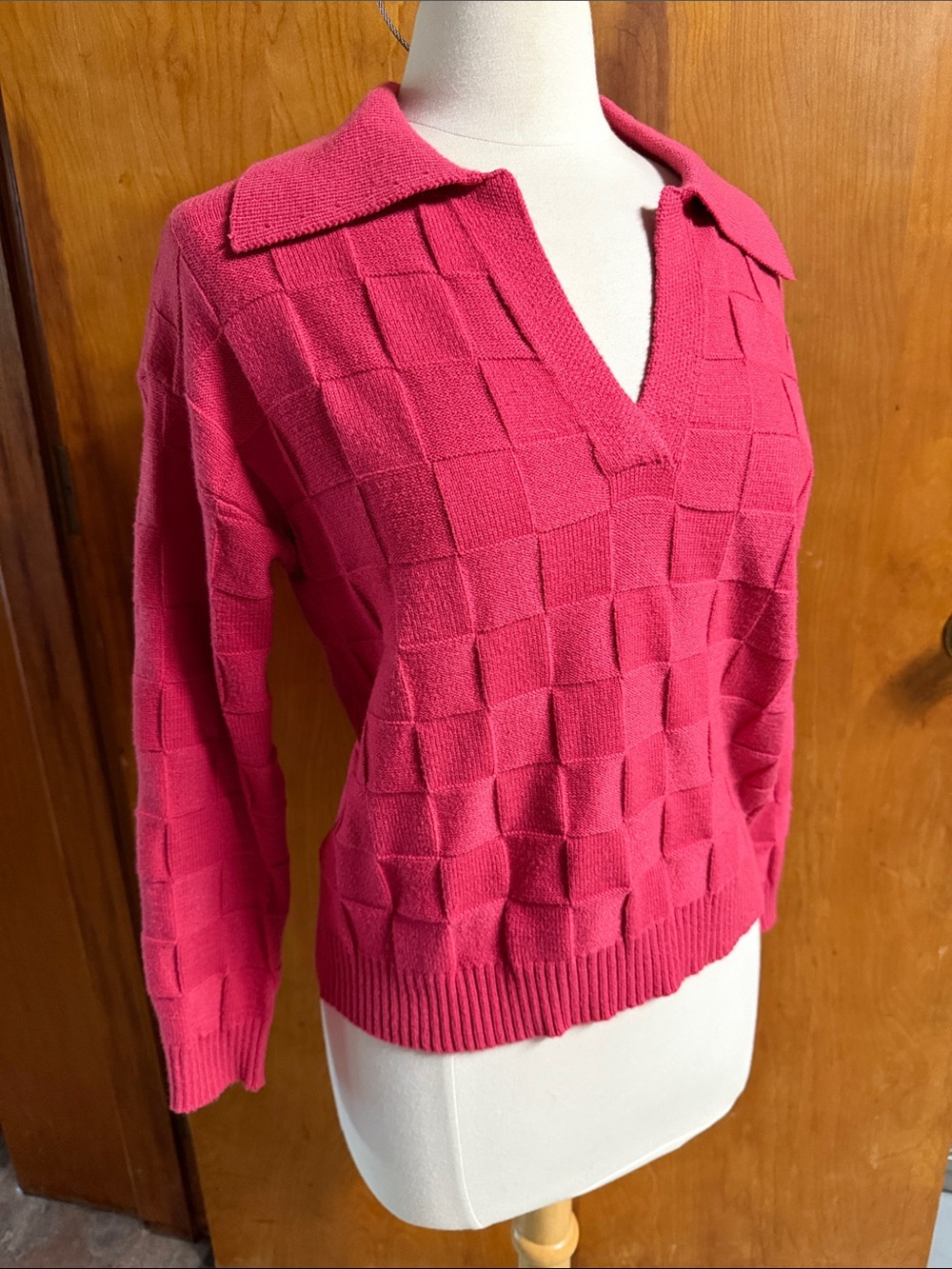 TRUTH by Republic Women’s Textured V‑Neck Collared Sweater - Hot Pink Small